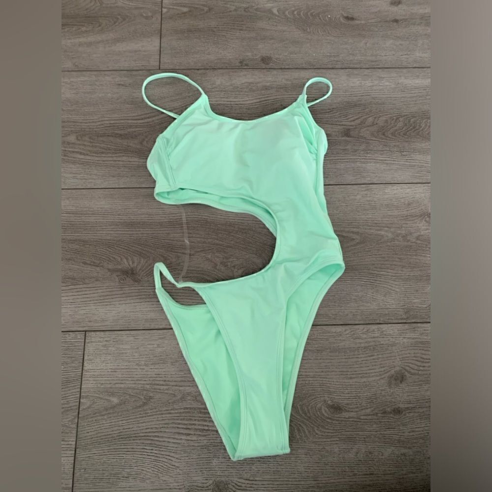 Wildfable woman’s one piece swim suit - Picture 1 of 3